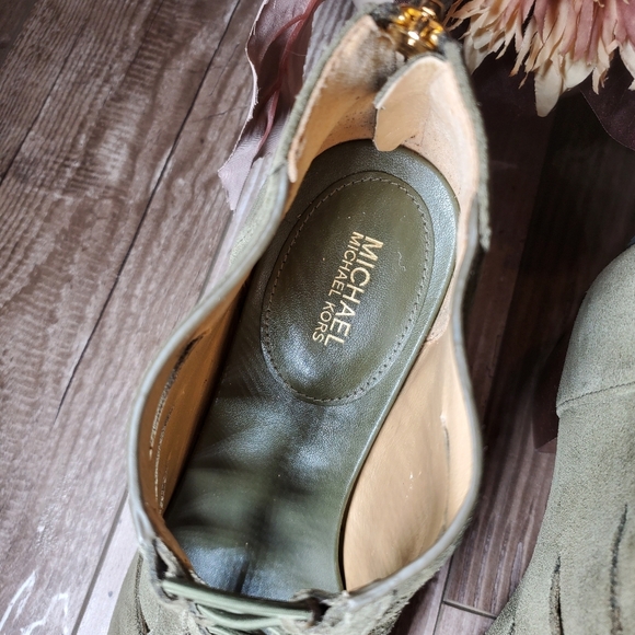 Michael Kors Elsie Cutout Suede Open Toe Booties Olive Green Women's Size 9M NEW - Picture 3 of 16